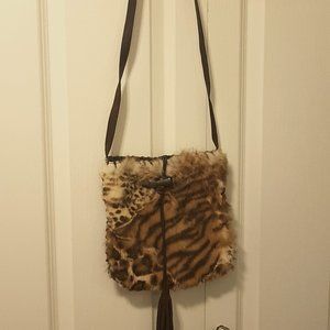 Vintage animal fur shoulder bag.